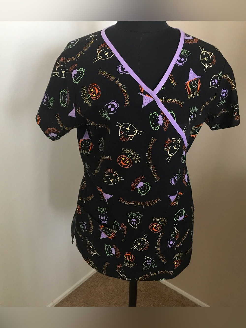 Scrub Wear Halloween Cats Top  Size Small